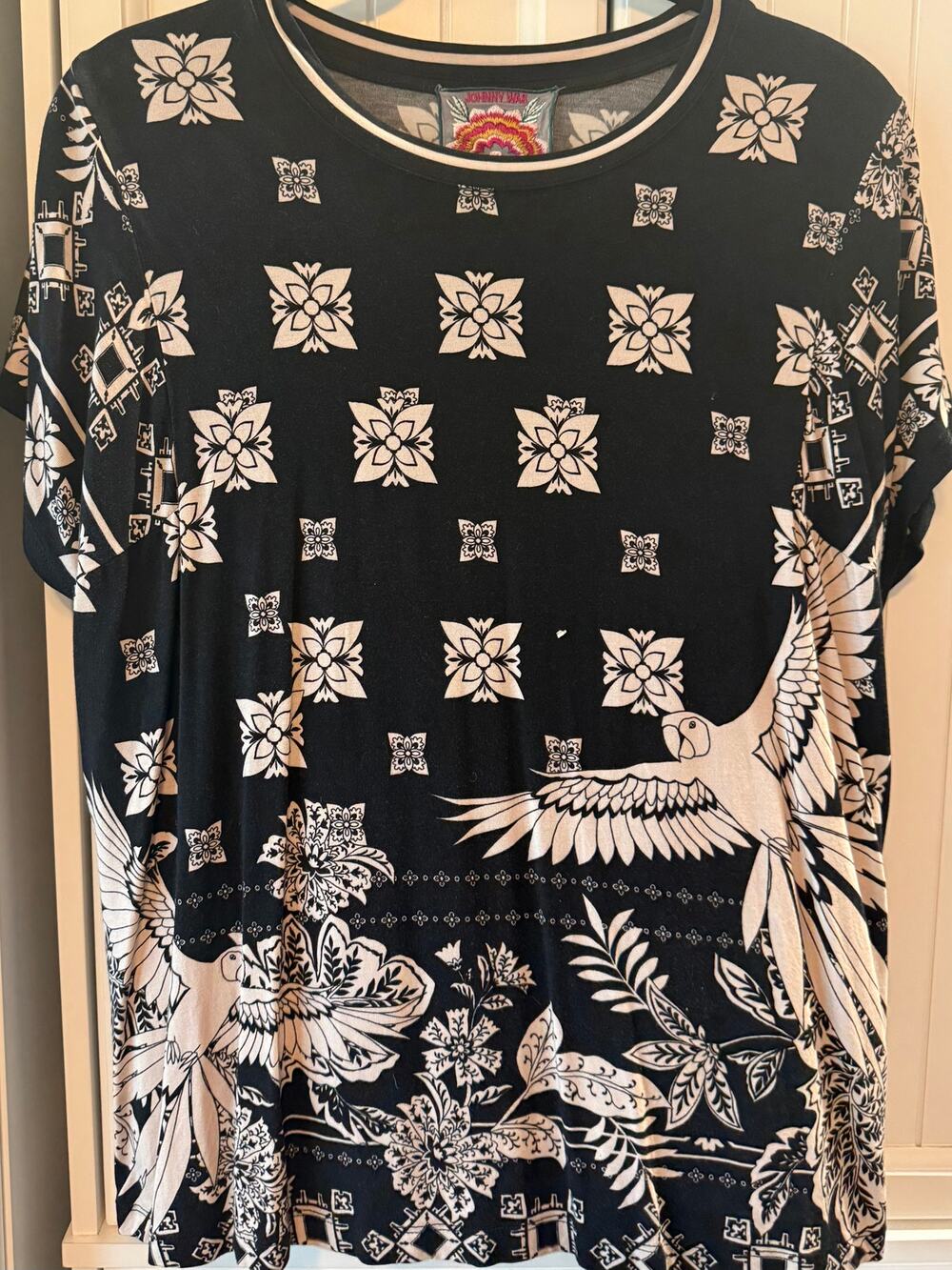The Janie Favorite boxy square sleeve tee sz Large EUC